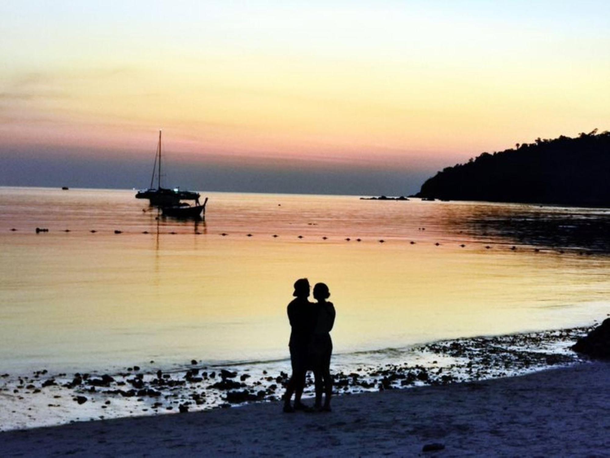 Charming Lipe Beach Resort Exterior photo